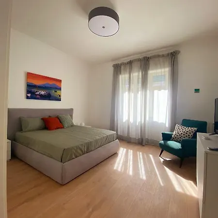 Vesuvia * Νάπολη